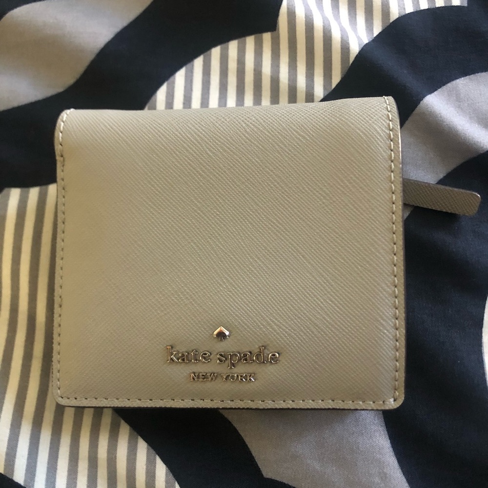 Kate Spade wallet- Nwot